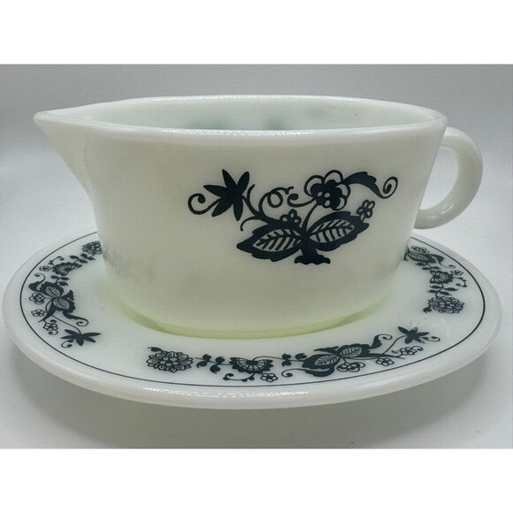 Old Town Blue Onion Pyrex Gravy Boat  77-B With Underplate 77-U Original Vintage - Picture 1 of 5